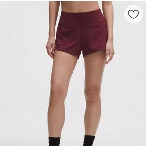 lululemon athletica Low Rise Athletic Shorts in Burgundy